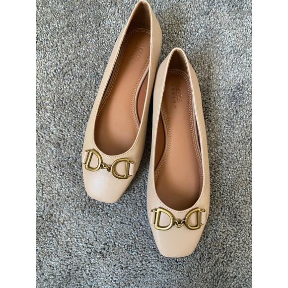 Asos Nude Ballet Flat With Square Toe and Gold Buckle- Size US 7 (UK Size 5) - Picture 6 of 9